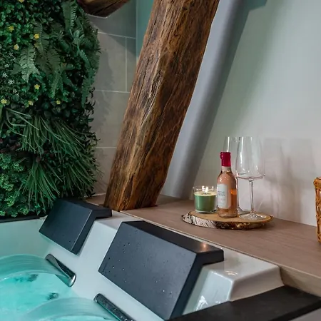 Bali / Magnifique Evasion Jaccuzi Apartment